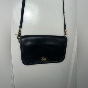 Vintage coach penny pocket (#9755) black leather Crossbody